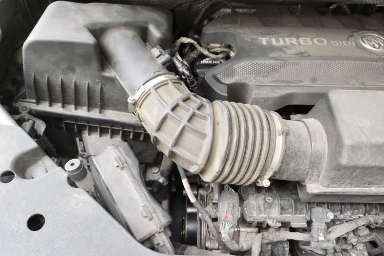 Used Buick GL8 2023 ES Lu Zun Comfort Model Engine Bay Right