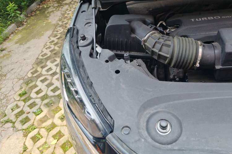 Used Buick GL8 2023 ES Lu Zun Comfort Model Engine Bay Right