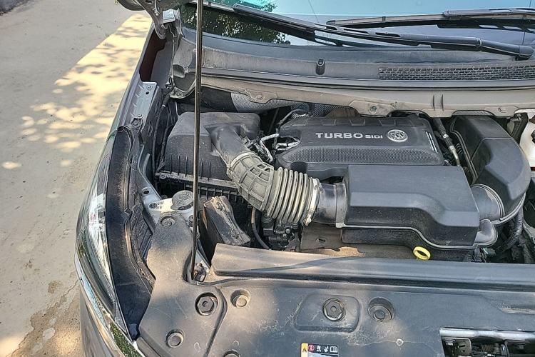 Used Buick GL8 2023 Land Executive Class Comfort Model Engine Bay Right