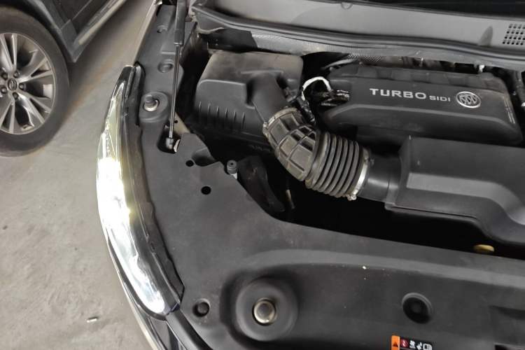 Used Buick GL8 2023 ES Lu Zun Deluxe Model Engine Bay Right