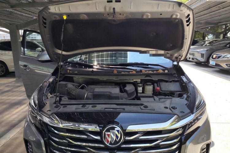 Used Buick GL8 2023 Facelifted Land Cruiser Executive Luxury Version Engine Bay