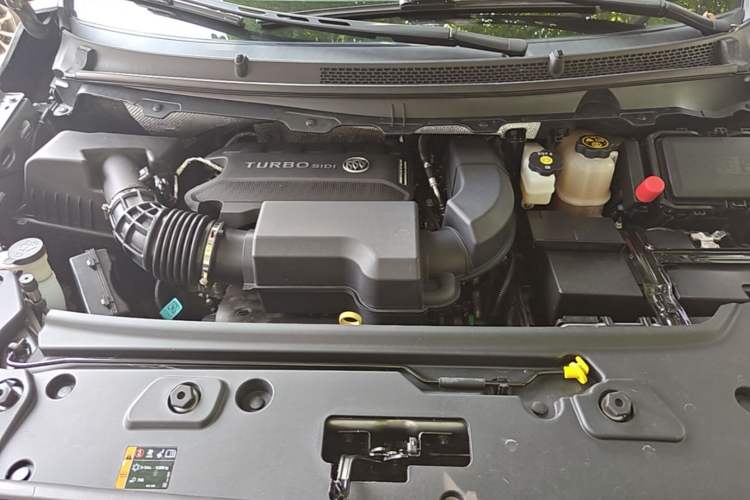 Used Buick GL8 2023 Land Executive Class Comfort Model Engine Bay