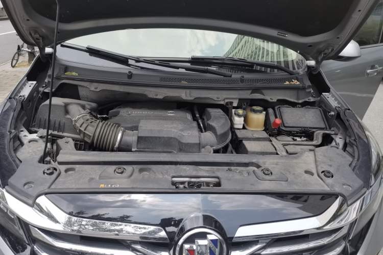 Used Buick GL8 2023 Land Executive Class Comfort Model Engine Bay