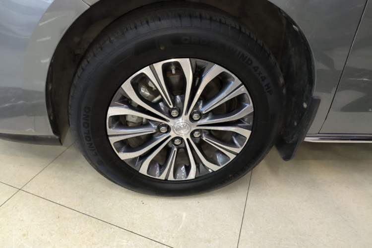 Used Buick GL8 2023 Land Executive Class Comfort Model Exterior 4