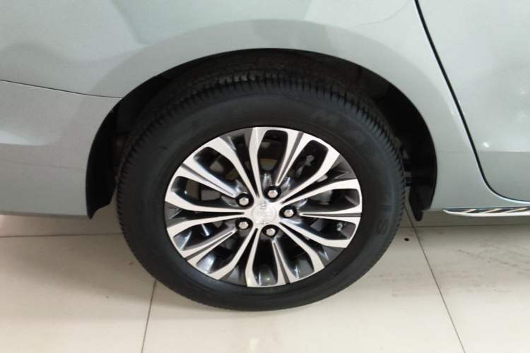 Used Buick GL8 2023 Land Executive Class Deluxe Model Exterior 5