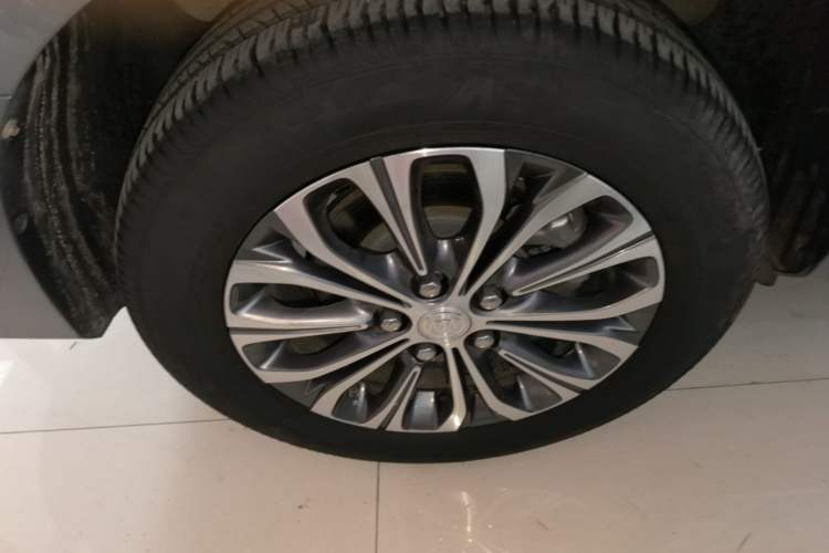 Used Buick GL8 2023 Land Executive Class Smart Enjoyment Model Exterior 5