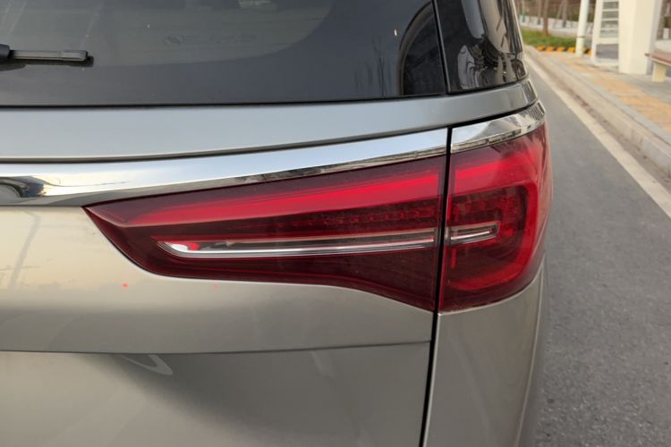 Used Buick GL8 2023 ES Lu Zun Deluxe Model Exterior 6