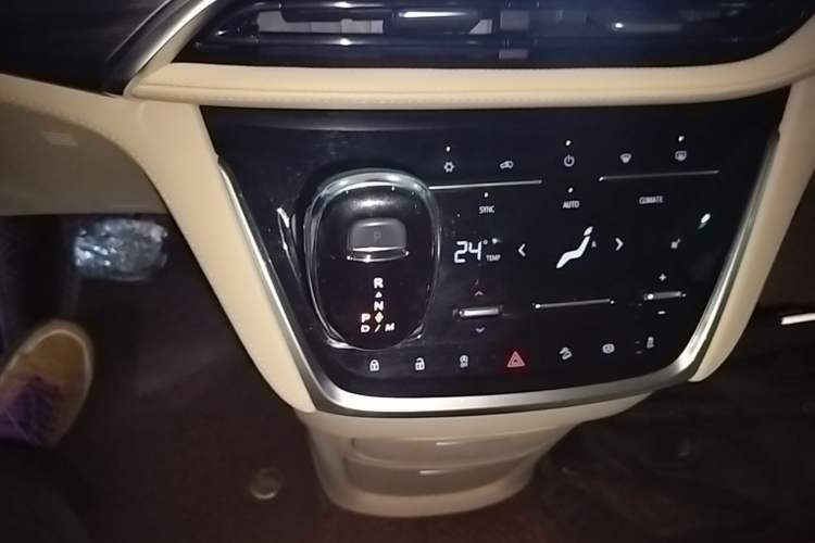 Used Buick GL8 2023 ES Lu Zun Deluxe Model Gear Lever