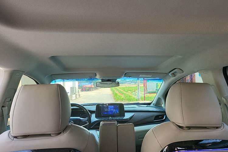 Used Buick GL8 2023 Land Executive Class Comfort Model Headliner
