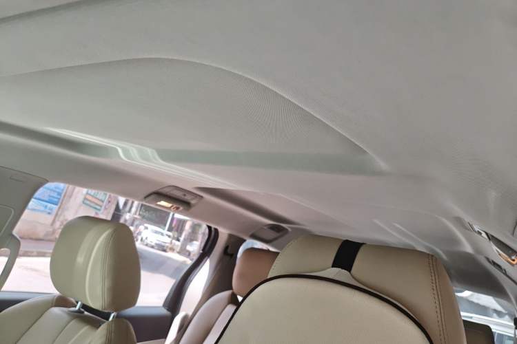 Used Buick GL8 2023 Land Executive Class Comfort Model Headliner