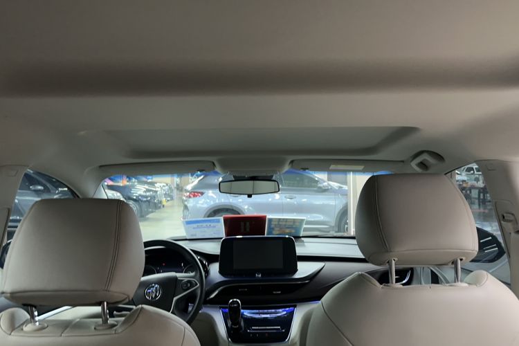 Used Buick GL8 2023 Land Executive Class Comfort Model Headliner