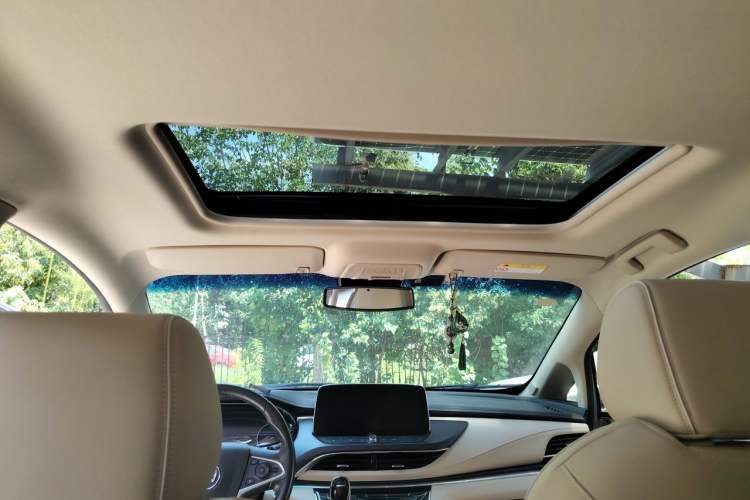 Used Buick GL8 2023 Facelifted Land Cruiser Executive Luxury Version Headliner