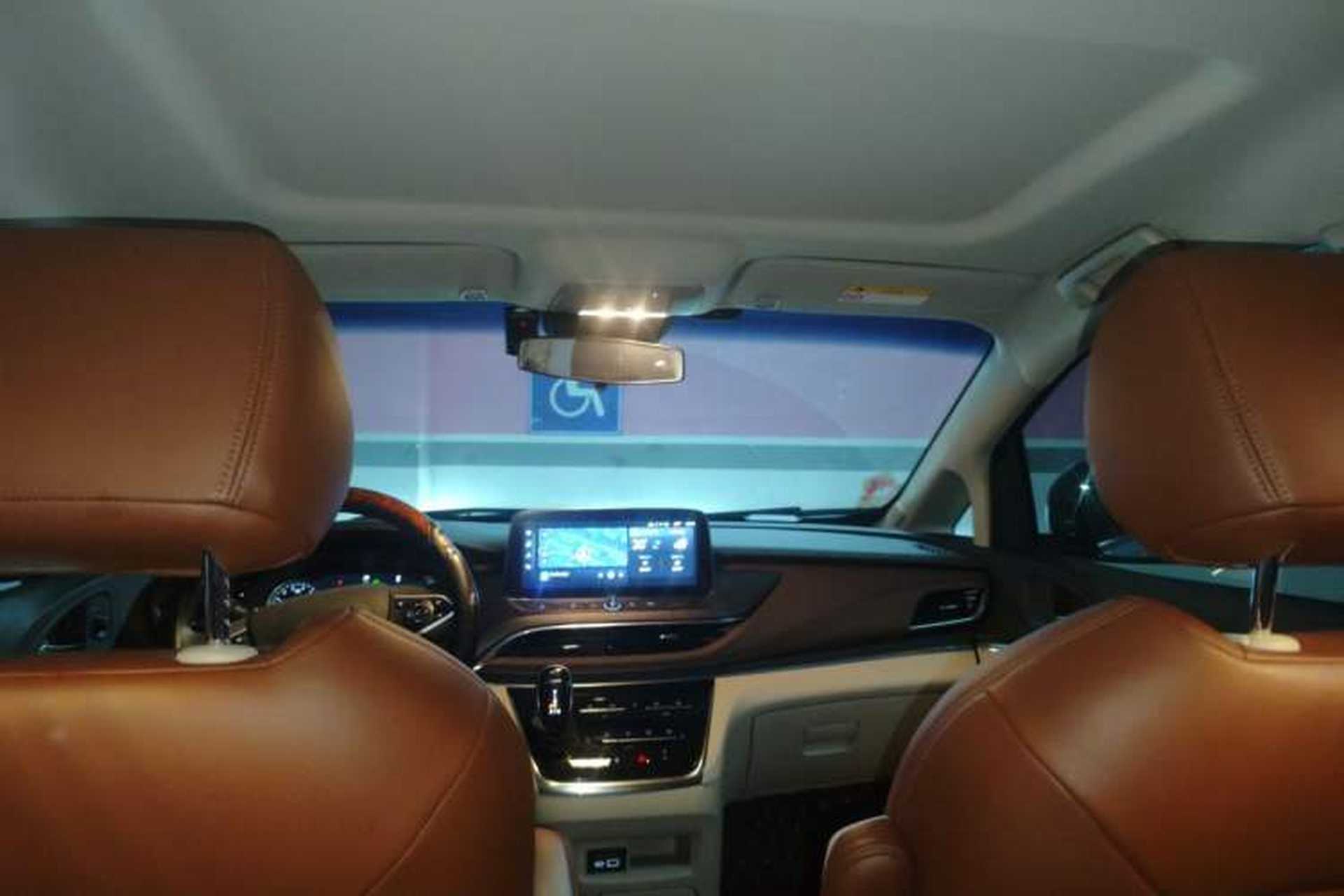 Used Buick GL8 2023 Land Executive Class Smart Enjoyment Model Headliner