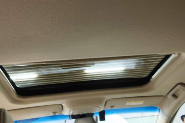 Used Buick GL8 2023 Land Executive Class Deluxe Model Headliner