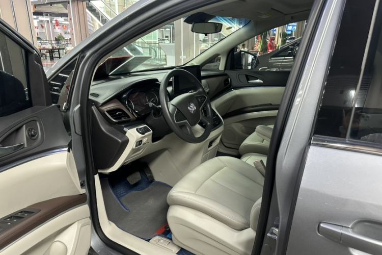 Used Buick GL8 2023 Land Executive Class Comfort Model Interior 3