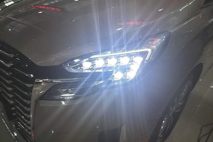 Used Buick GL8 2023 ES Lu Zun Deluxe Model Left Front Headlight