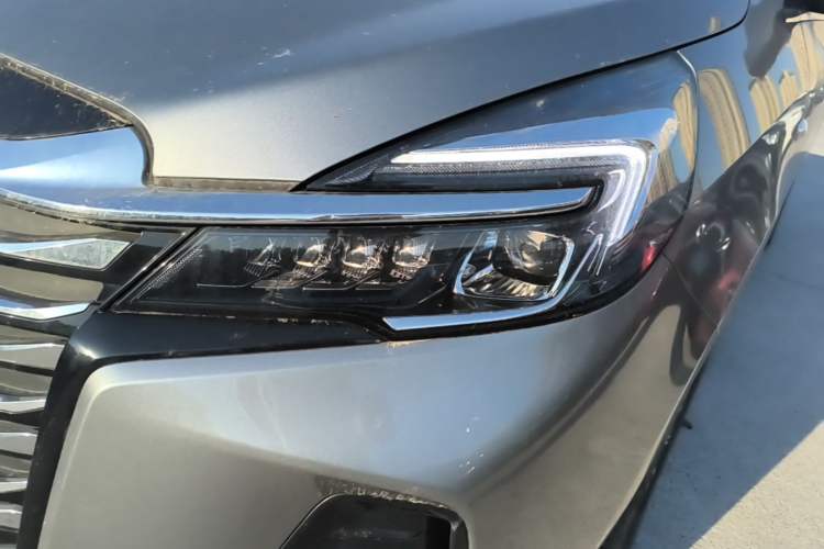 Used Buick GL8 2023 Facelifted Land Cruiser Executive Luxury Version Left Front Headlight