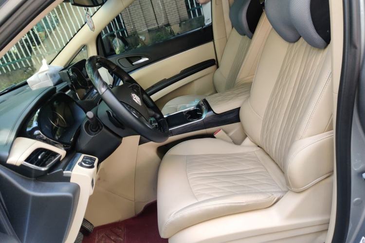 Used Buick GL8 2023 Facelifted Land Cruiser Executive Luxury Version Left Front Seat