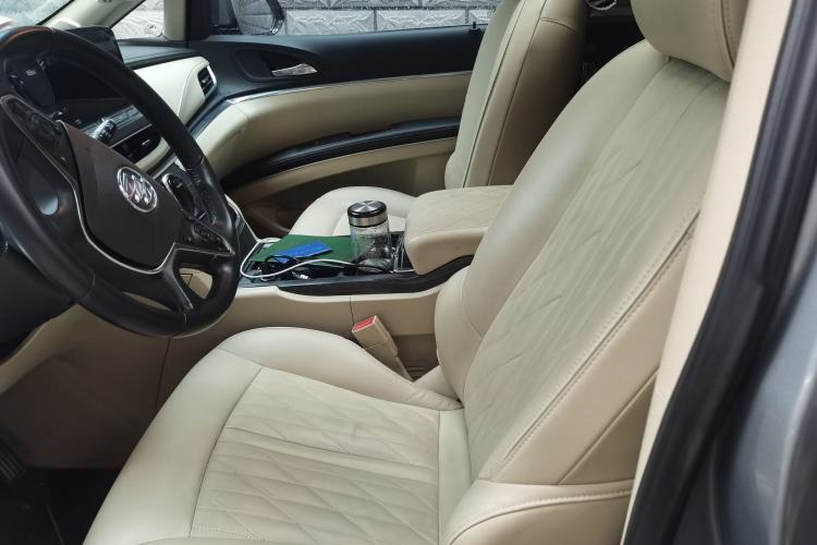 Used Buick GL8 2023 Facelifted Land Cruiser Executive Luxury Version Left Front Seat