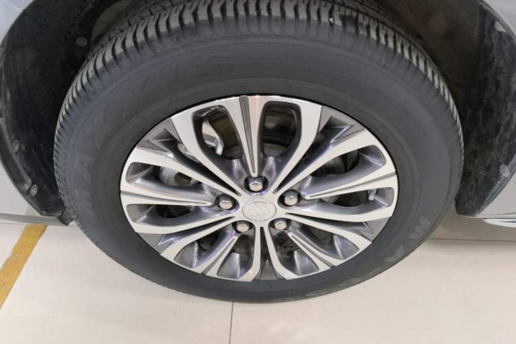 Used Buick GL8 2023 Land Executive Class Smart Enjoyment Model Left Front Wheel Hub
