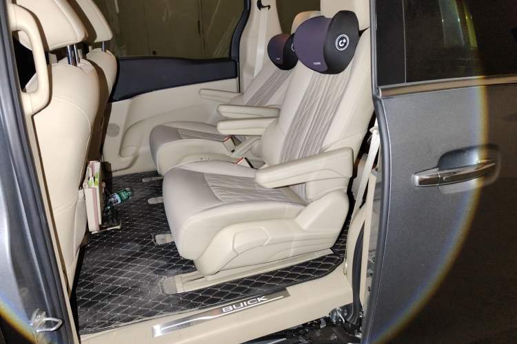 Used Buick GL8 2023 Land Business Class Smart Deluxe Model Left Rear Seat