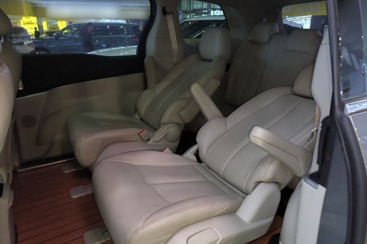Used Buick GL8 2023 Land Executive Class Comfort Model Left Rear Seat