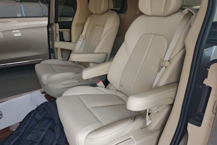 Used Buick GL8 2023 ES Lu Zun Deluxe Model Left Rear Seat