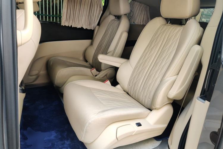 Used Buick GL8 2023 Facelifted Land Cruiser Executive Luxury Version Left Rear Seat