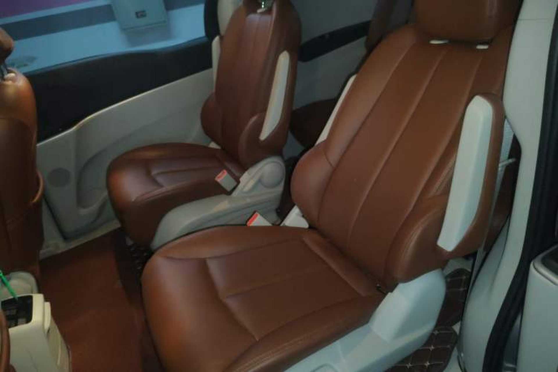 Used Buick GL8 2023 Land Executive Class Smart Enjoyment Model Left Rear Seat