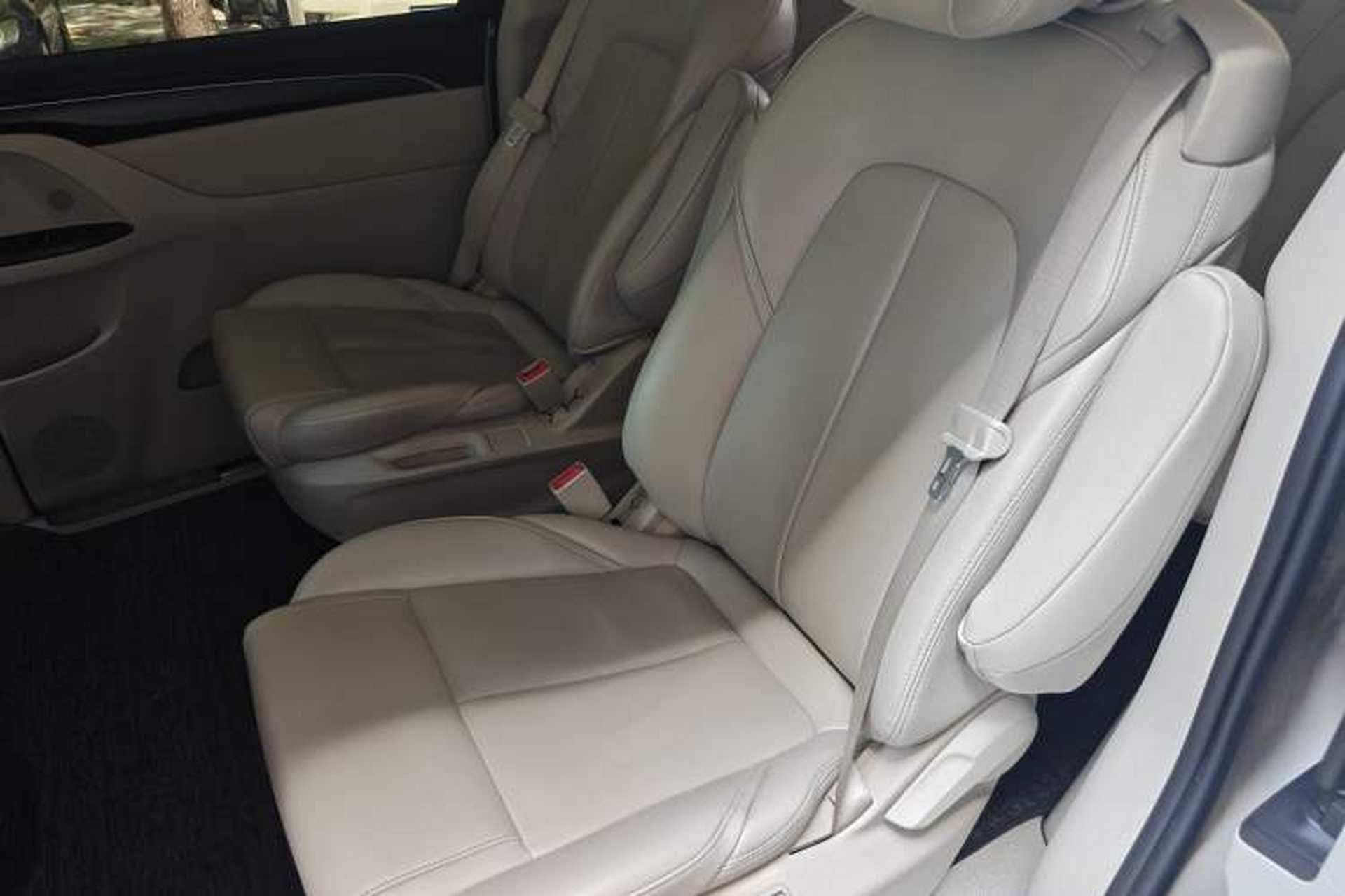Used Buick GL8 2023 ES Lu Zun Comfort Model Left Rear Seat