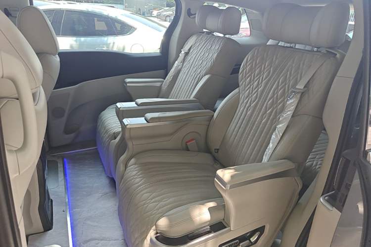 Used Buick GL8 2023 Land Executive Class Comfort Model Left Rear Seat