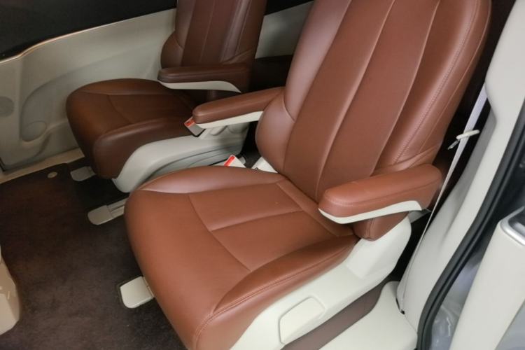 Used Buick GL8 2023 Land Executive Class Smart Enjoyment Model Left Rear Seat