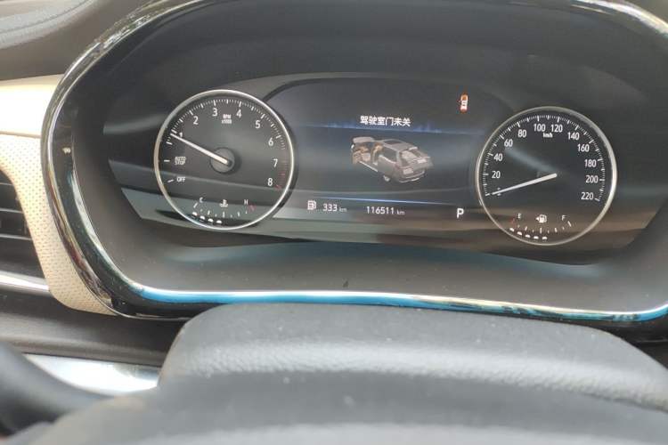 Used Buick GL8 2023 Facelifted Land Cruiser Executive Luxury Version Odometer Close Up