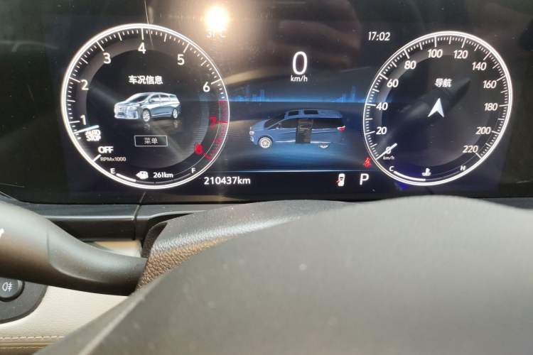 Used Buick GL8 2023 ES Lu Zun Comfort Model Odometer Close Up