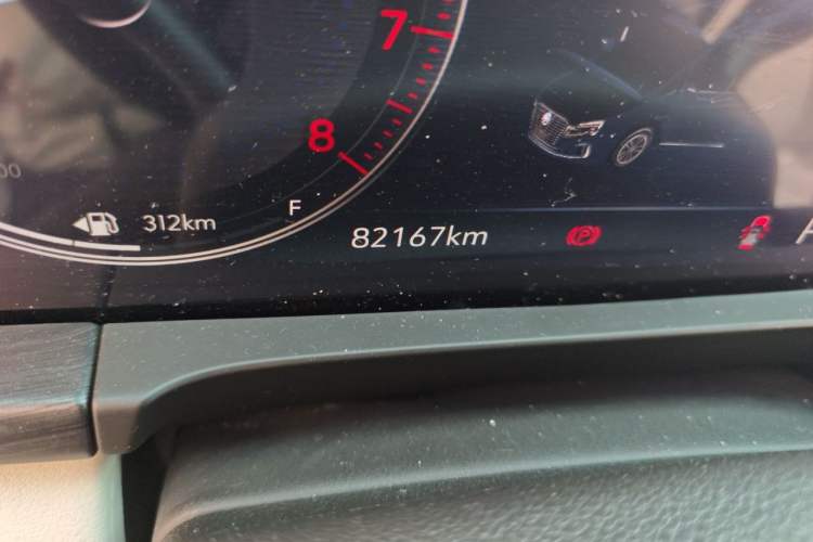 Used Buick GL8 2023 ES Lu Zun Comfort Model Odometer Close Up