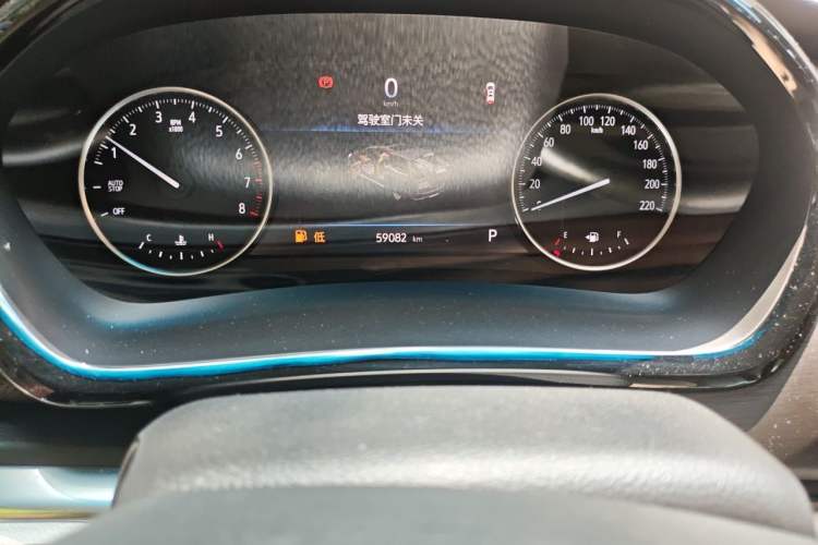 Used Buick GL8 2023 Land Executive Class Comfort Model Odometer Close Up