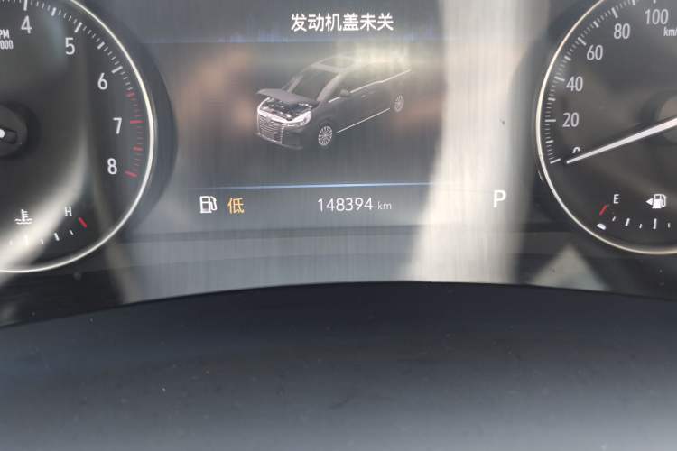 Used Buick GL8 2023 Land Executive Class Comfort Model Odometer Close Up