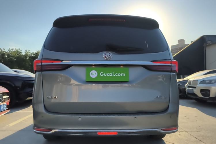 Used Buick GL8 2023 Facelifted Land Cruiser Executive Luxury Version Rear