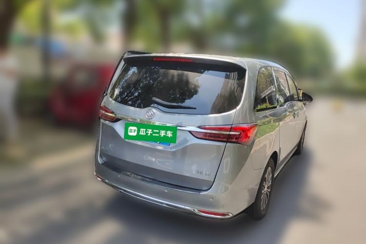 Used Buick GL8 2023 Facelifted Land Cruiser Executive Luxury Version Rear Right 45 Deg