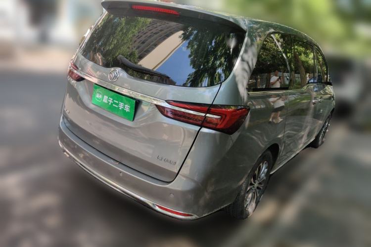 Used Buick GL8 2023 Facelifted Land Cruiser Executive Luxury Version Rear Right 45 Deg