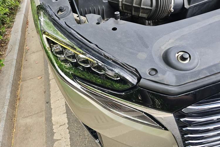 Used Buick GL8 2023 ES Lu Zun Comfort Model Right Front Headlight