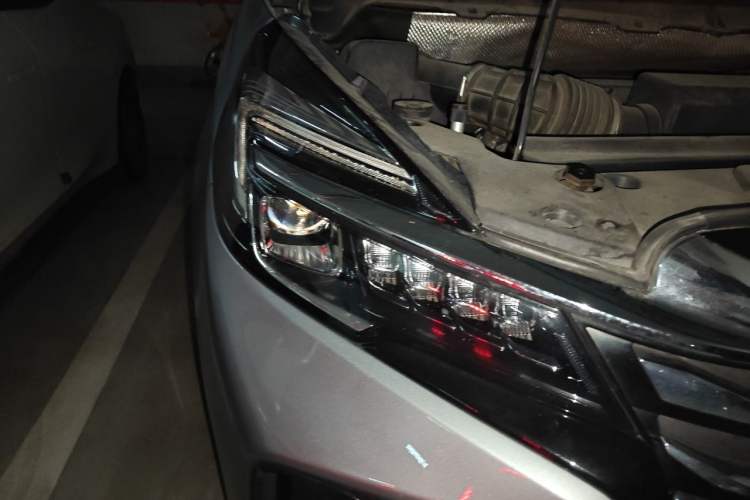 Used Buick GL8 2023 Land Executive Class Smart Enjoyment Model Right Front Headlight