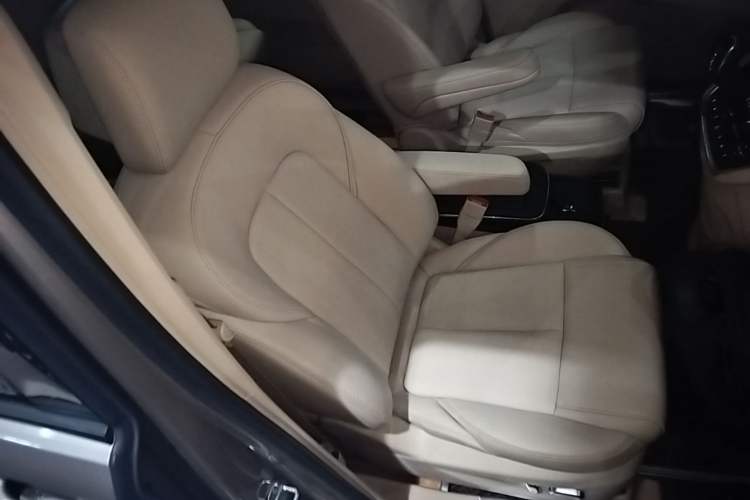 Used Buick GL8 2023 ES Lu Zun Deluxe Model Right Front Seat