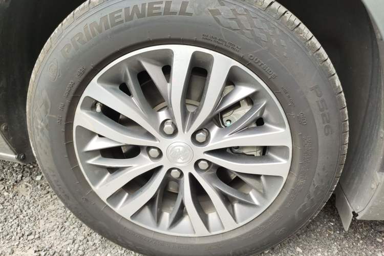 Used Buick GL8 2023 ES Lu Zun Comfort Model Right Front Wheel Hub