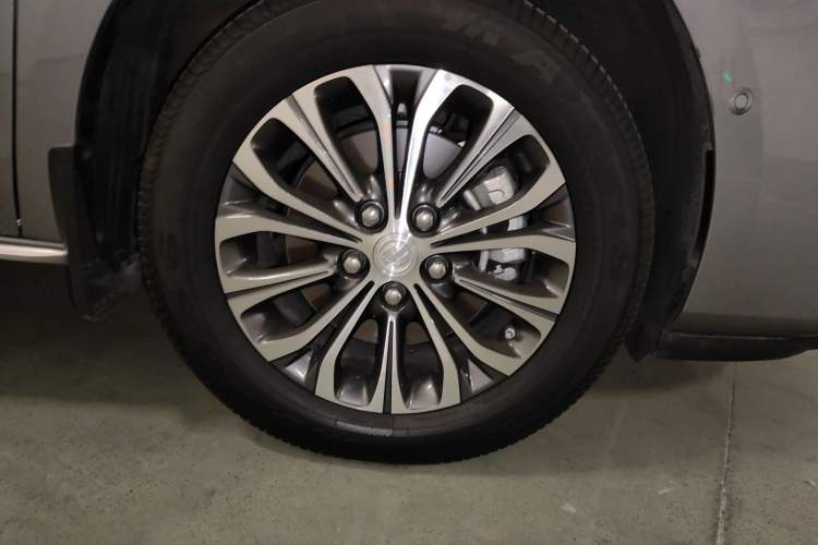 Used Buick GL8 2023 Land Business Class Smart Deluxe Model Right Front Wheel Hub