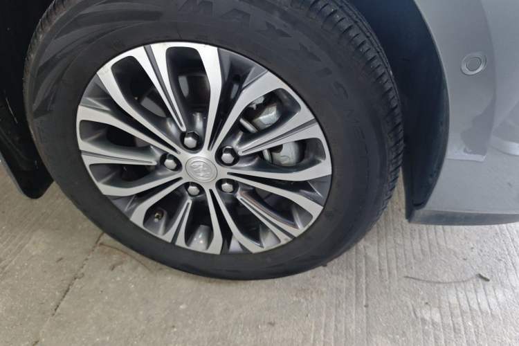 Used Buick GL8 2023 Land Business Class Smart Deluxe Model Right Front Wheel Hub