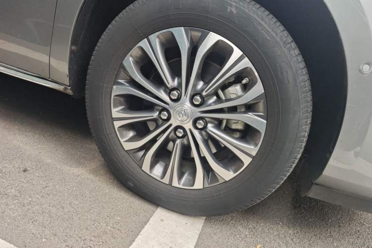 Used Buick GL8 2023 Land Business Class Smart Deluxe Model Right Front Wheel Hub