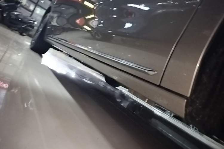 Used Buick GL8 2023 ES Lu Zun Deluxe Model Right Side Sill