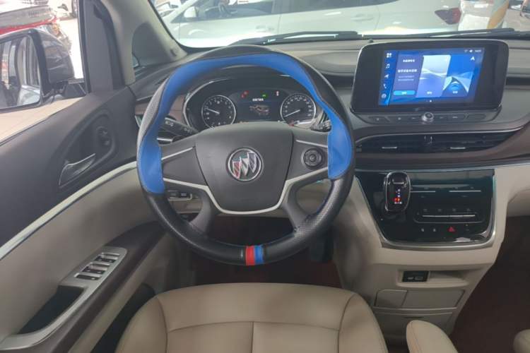 Used Buick GL8 2023 Land Executive Class Comfort Model Steering Wheel