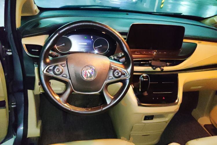 Used Buick GL8 2023 Facelifted Land Cruiser Executive Luxury Version Steering Wheel